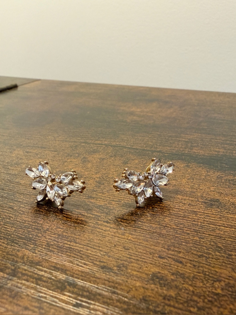 Olive & Piper 14k Gold Plated Crystal Cluster Stud Earrings – Clear/Gold